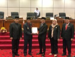 Pemkot Bontang Sampaikan Rancangan Nota Keuangan dan Raperda APBD 2025
