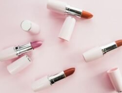 3 Rekomendasi Lipstik Tanpa Paraben, Brand Lokal yang Bagus Loh