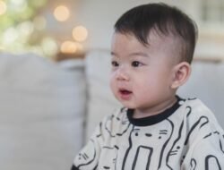406 Nama Bayi Laki-laki Modern Islami Lengkap dengan Artinya