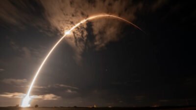Komdigi Diminta Kelola Wilayah Layanan Satelit untuk Internet Merata