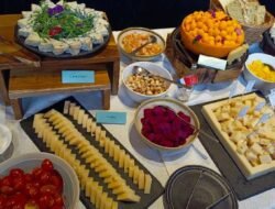 Mencicipi Gado-Gado dengan Keju Comte