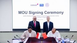 Indosat, ITA, dan Tsinghua University Bentuk Pusat Kerja Sama Aplikasi AI untuk Kuatkan Ekosistem
